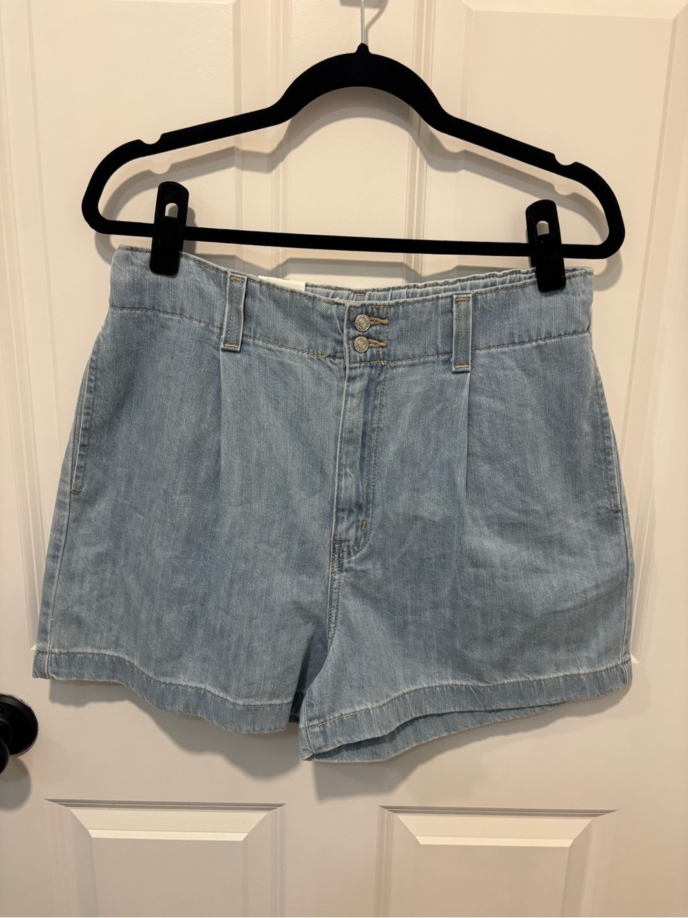 Levi’s Denizen Loose A-Line Denim Shorts Light Wash Elastic Waist Size 8/W29 NWT